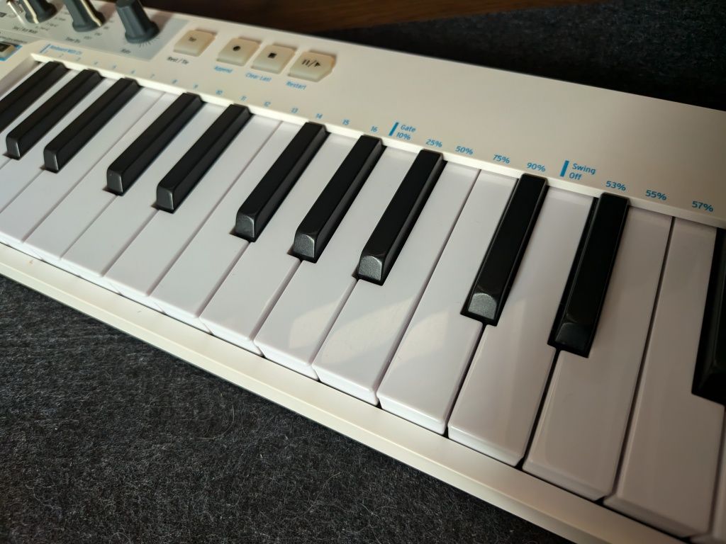 Arturia Keystep 32 (kontroler MIDI / sekwencer)
