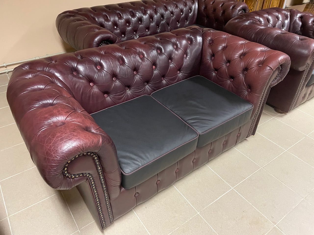 Komplet Wypoczynkowy Chesterfield 3+2+1 Angielski Bordo + Czarny