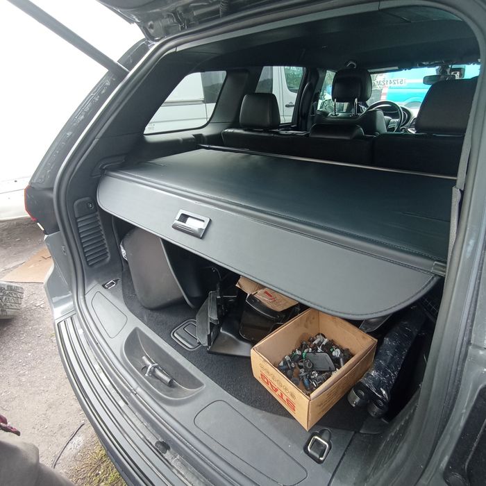 Шторка багажника Jeep Grand Cherokee WK2