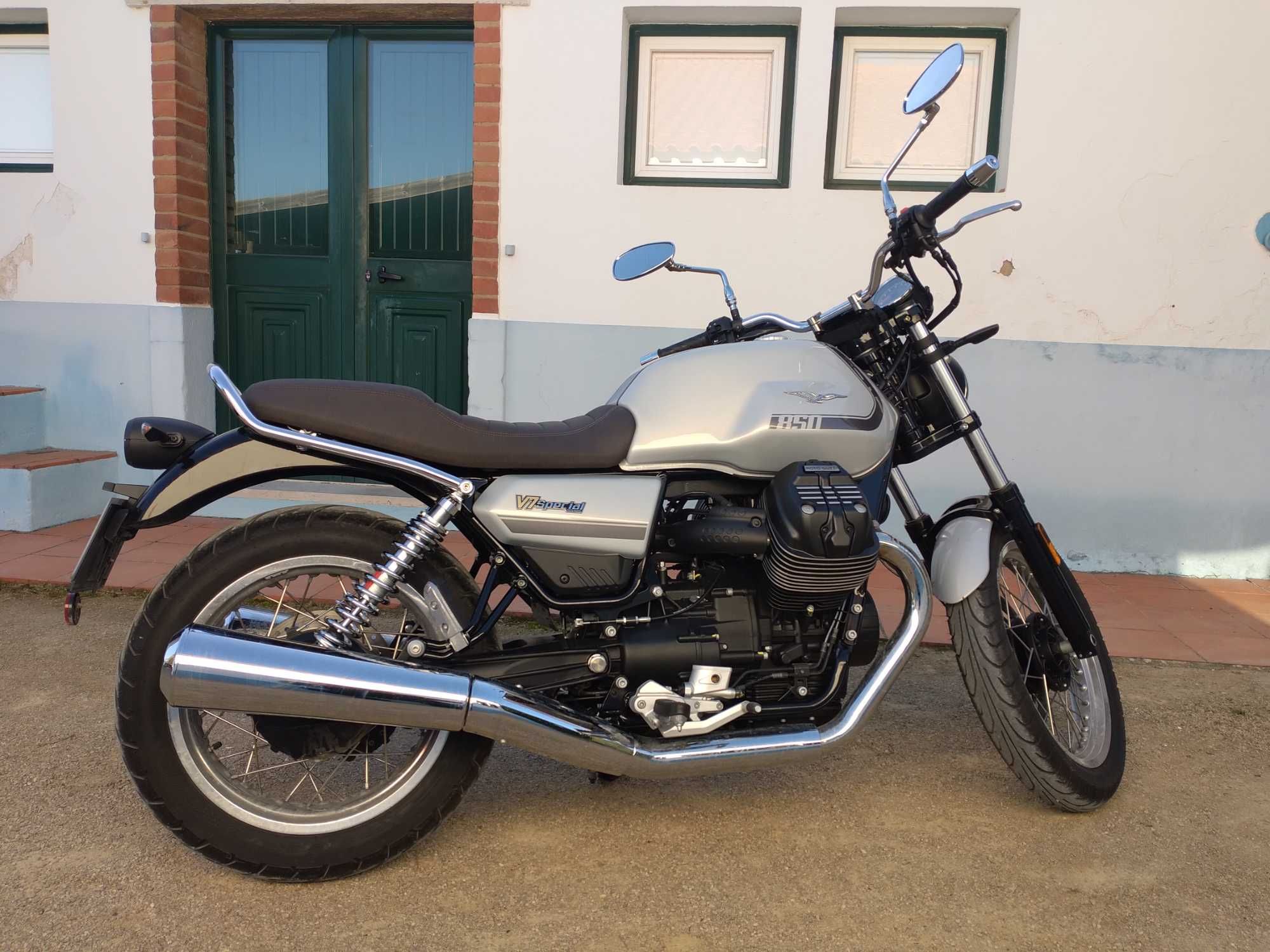 Moto Guzzi V7 SPECIAL 850