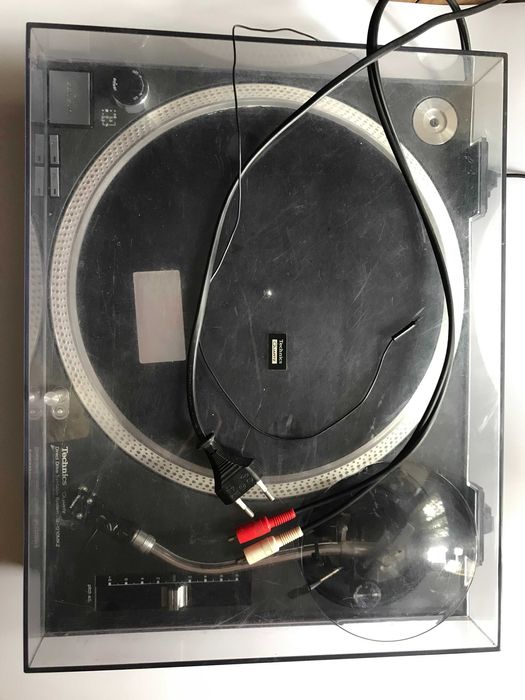 Виниловый проигрыватель Technics SL-1210MK2
