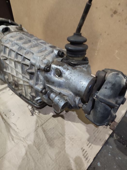 Коробка з повноцінним зцепленням