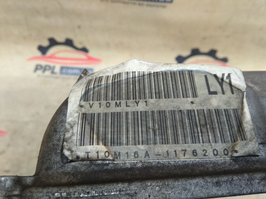 Suzuki SX4 1.9 DDiS 2006-2012 крышка клапанная головки блока цилиндров