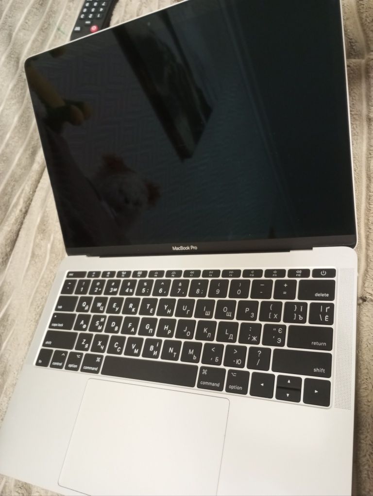 MacBook Pro 13 2017 i5/8Gb