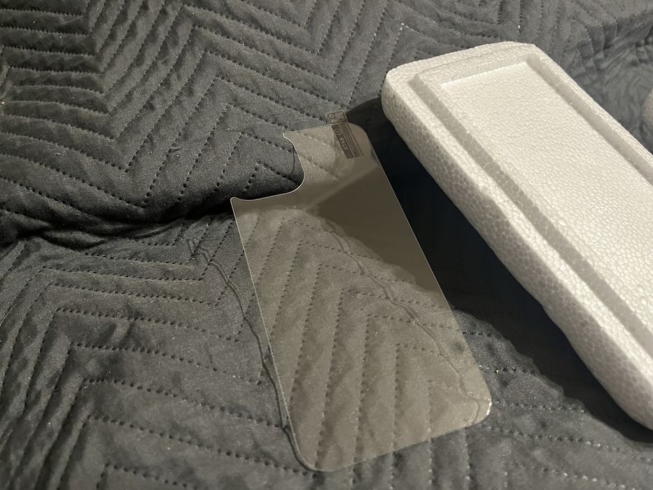 Захисне скло на задню кришку Iphone 13, комплект