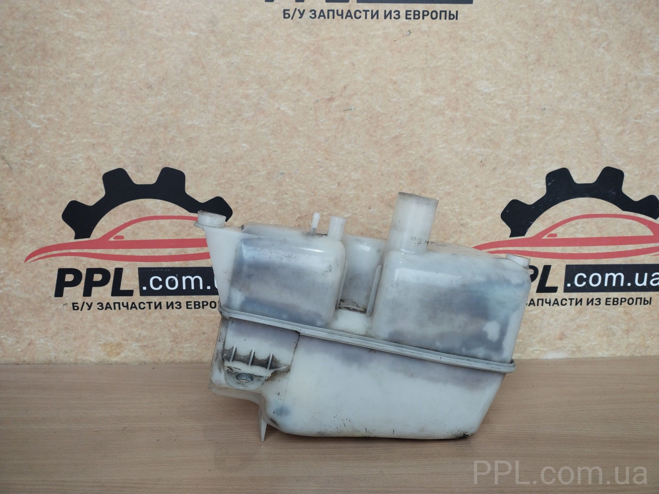 Volvo C70 S70 V70 1996-2000 Бачок омывателя 9190692 / 9190695