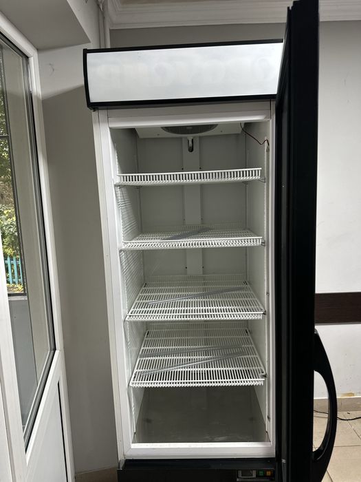 Холодильник для напоів