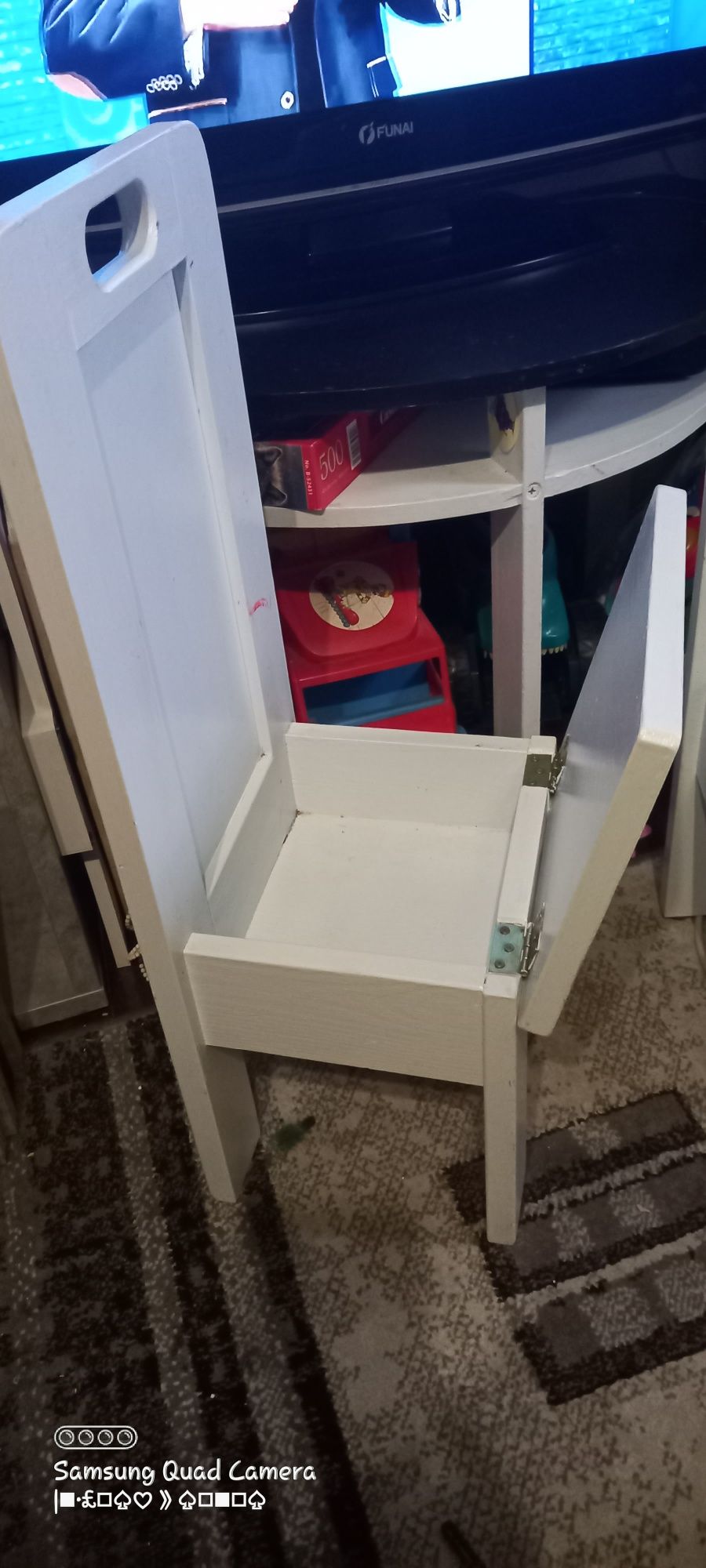 Stolik plus krzeselka