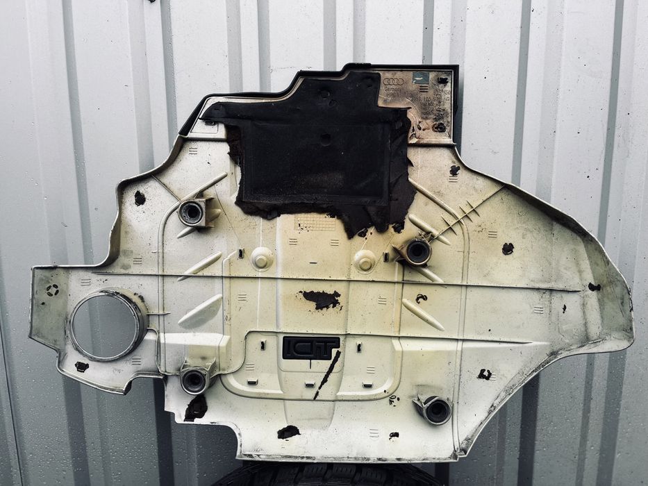 Кришка Двигуна Audi A6 C6 2.7 tdi Кришка Мотора розборка