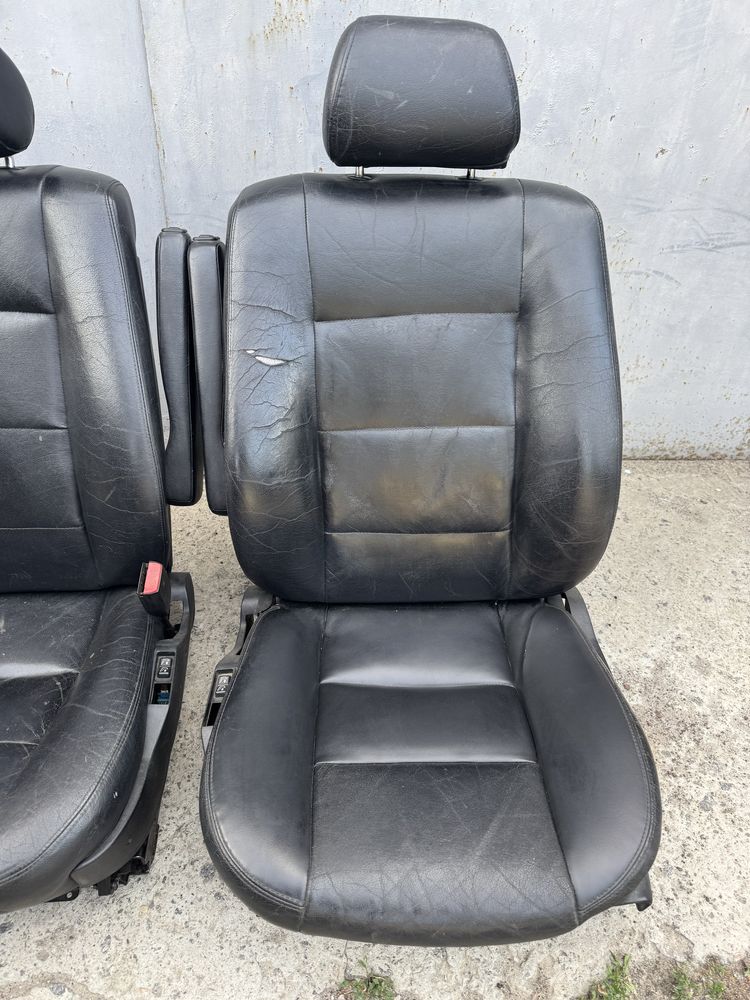 Продам передние сиденья с паматью бмв е34/е32