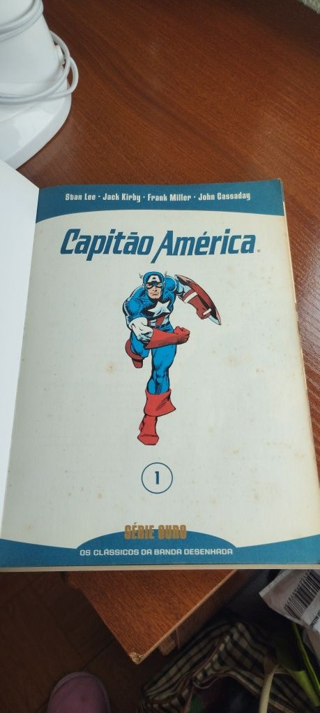 Livro banda desenhada Capitão América