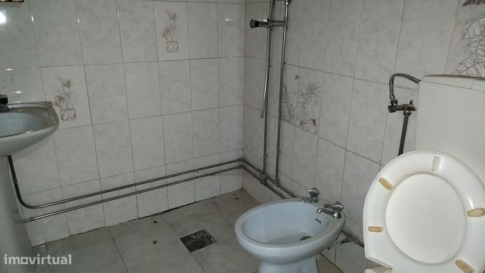 Duas Moradias / Restaurar / Gondemaria / Ourém