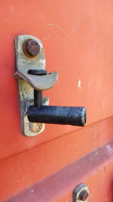 Замок навісний гвинтовий