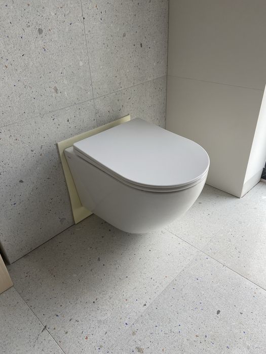 Унітаз підвісний безобідковий Q-Tap з сидінням soft-close