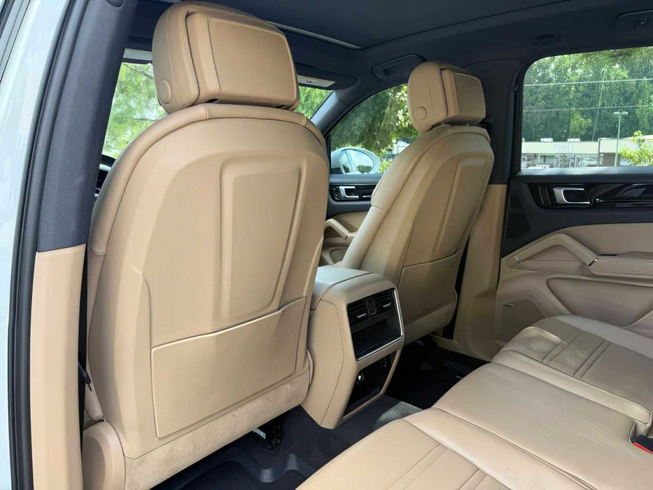 Porsche Cayenne      2019