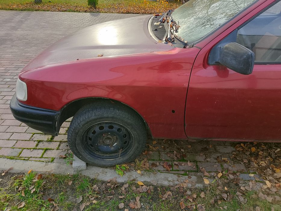 Форд сіера хетчбек 1988 року виробництва