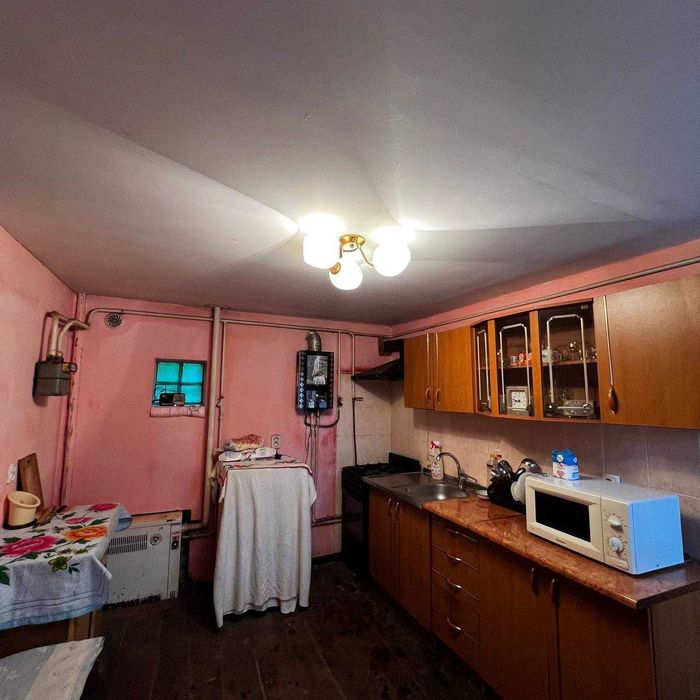 Продаж Будинку. З газом та водовідводом. + 30 сот приватизованої землі