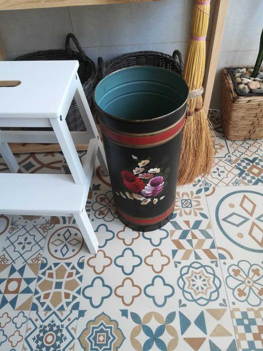 Suporte guarda-chuvas , pintado a mão