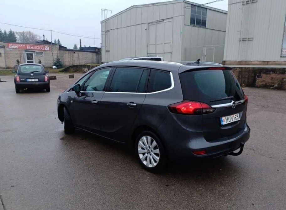 Opel zafira 1..9 Cosmo 253 76