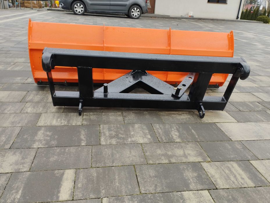 Śnieżny pług mocowany na Euroramkę do mini traktorów Kubota Iseki itp