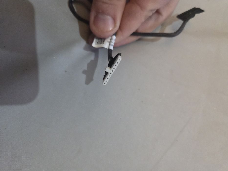 Sprzedam kabel od bateri do płyty glpwnej do laptopa DELL E5550 P37F