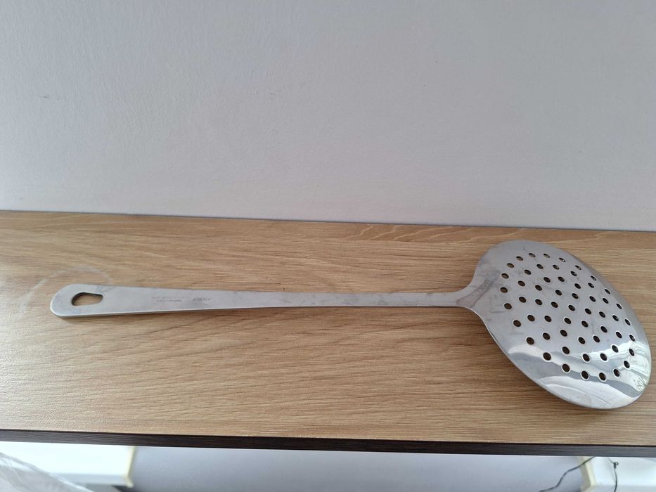 nabierka z dziurkami durszlak