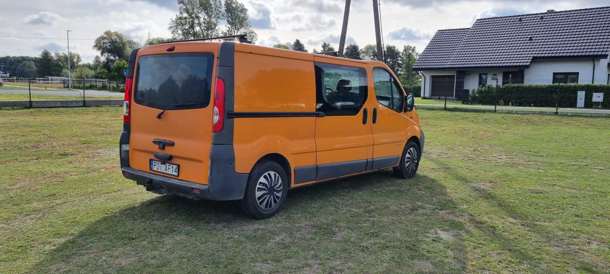 Renault Trafic Vivaro 2005r brygadówka doka