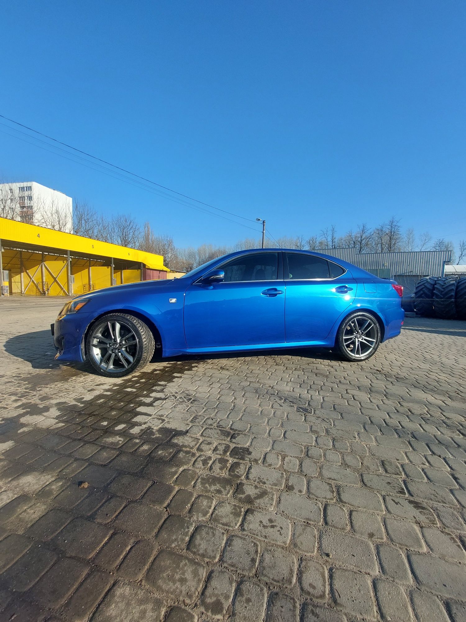 Лексус is 250 f sport