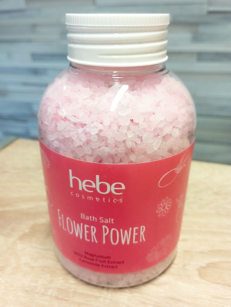 Hebe Cosmetics Flower Power sól do kąpieli 600 g