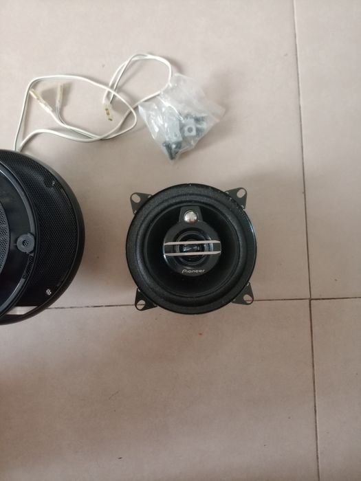 Colunas pioneer carro