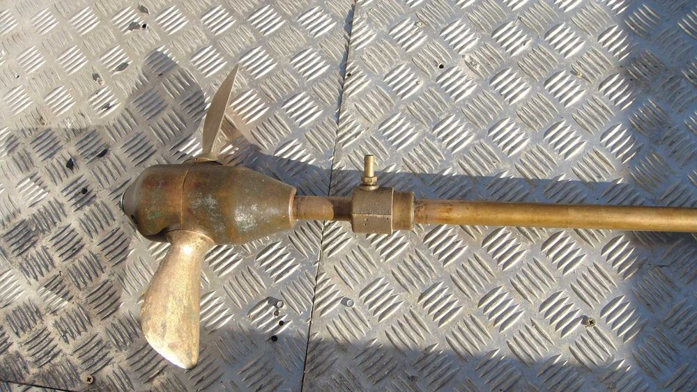 Śruba napędowa nastawna składana