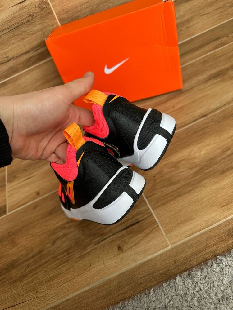 Кроссовки Nike Team Hustle