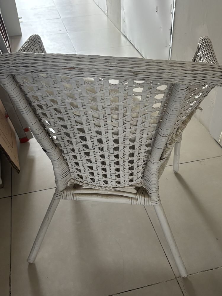 Cadeiras de varandas ,hal de entradas e outros.