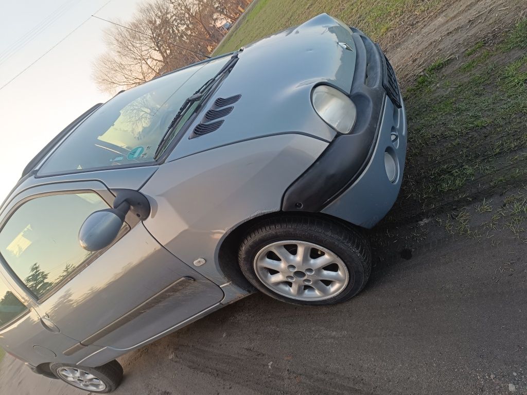 Sprzedam Twingo na części 1.2 16v 75km