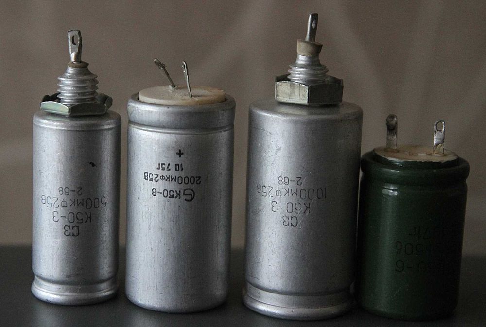 Радіо-Теле лампи/Радио-Лампы,конденсаторы.