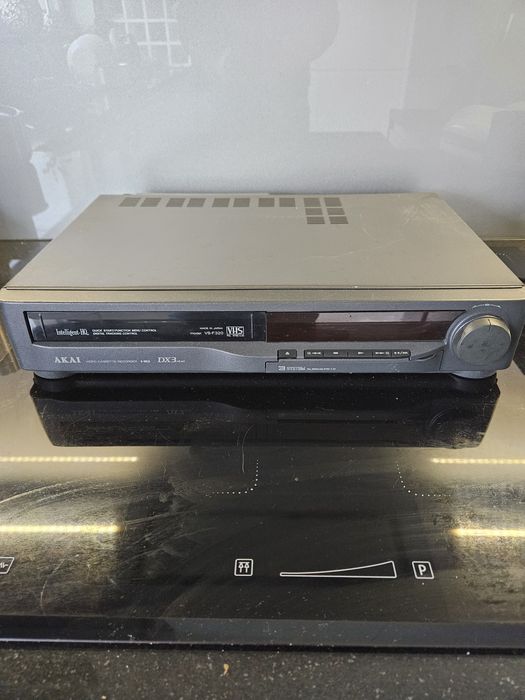 Magnetowid Akai VS-F320