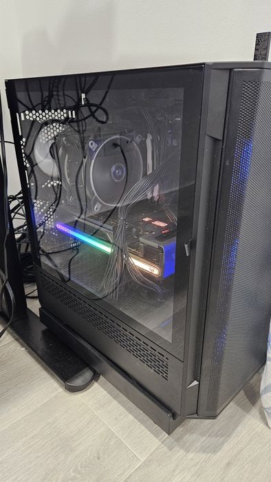 PC Gaming - Ryzen 7 7800X3D/RX 7800XT/64GB RAM/2TB SSD