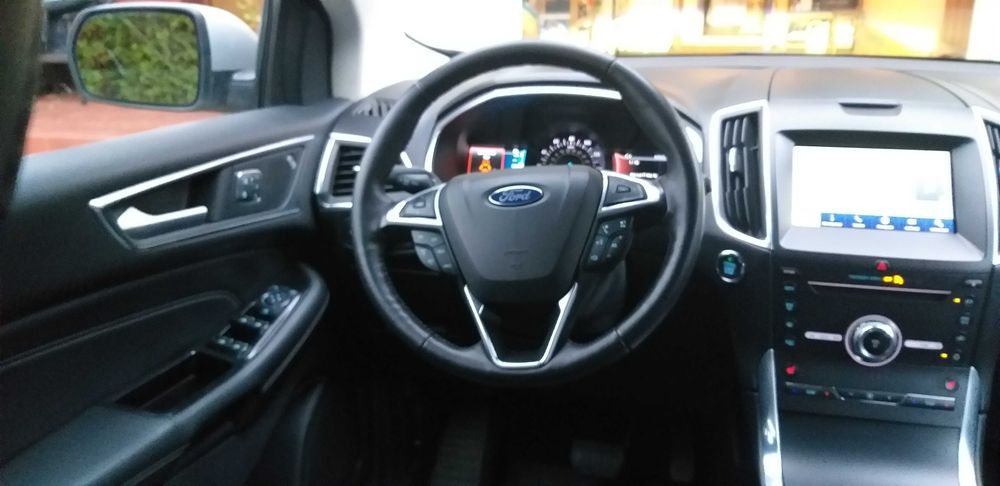 Sprzedam Forda  EDGE Titanium ECOBOST 2.0 benzyna