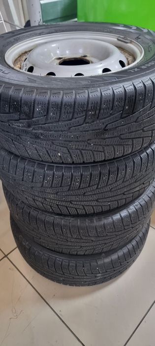 Диски с резиной нива 205/70r15 Nokian Nordman rs2