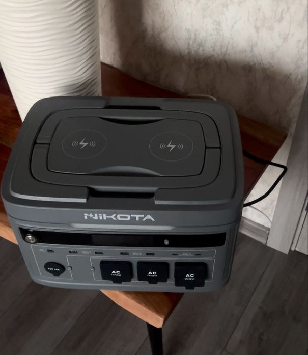 Продам портативну зарядну станцію nikota пікова потужність 4000 ват
