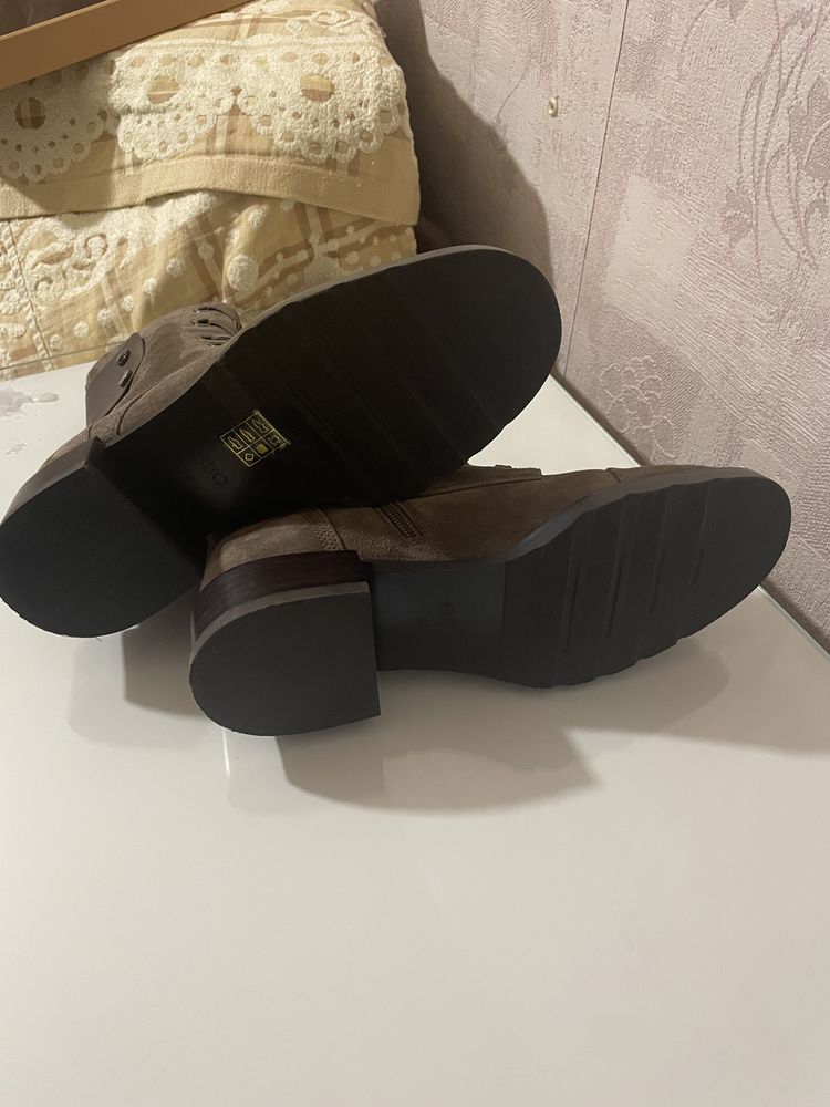 Женские демисезонные ботинки Estro, 38 размер
