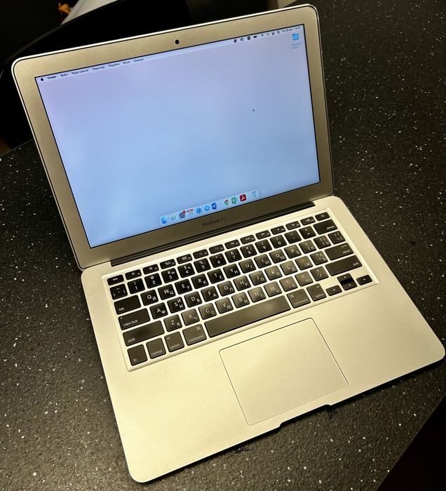 Apple MacBook Air 13” (2017)