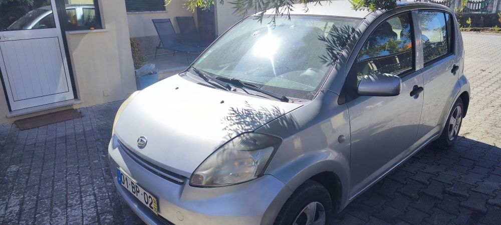 Vende- se  DAIHATSU SIRION