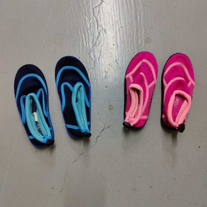 Buty do wody dziecięce 26, 28, bardzo dobry stan