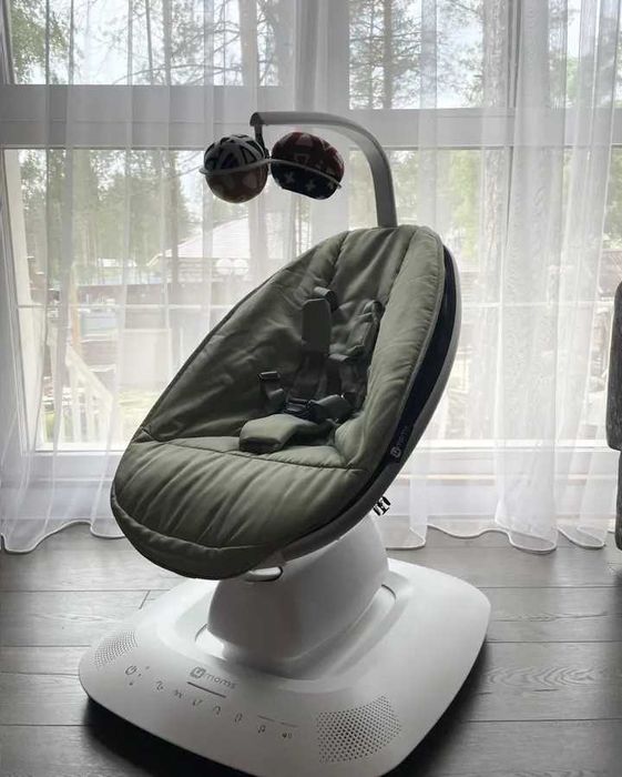 Укачивающий центр 4Moms Mamaroo 5.0 + Вкладыш