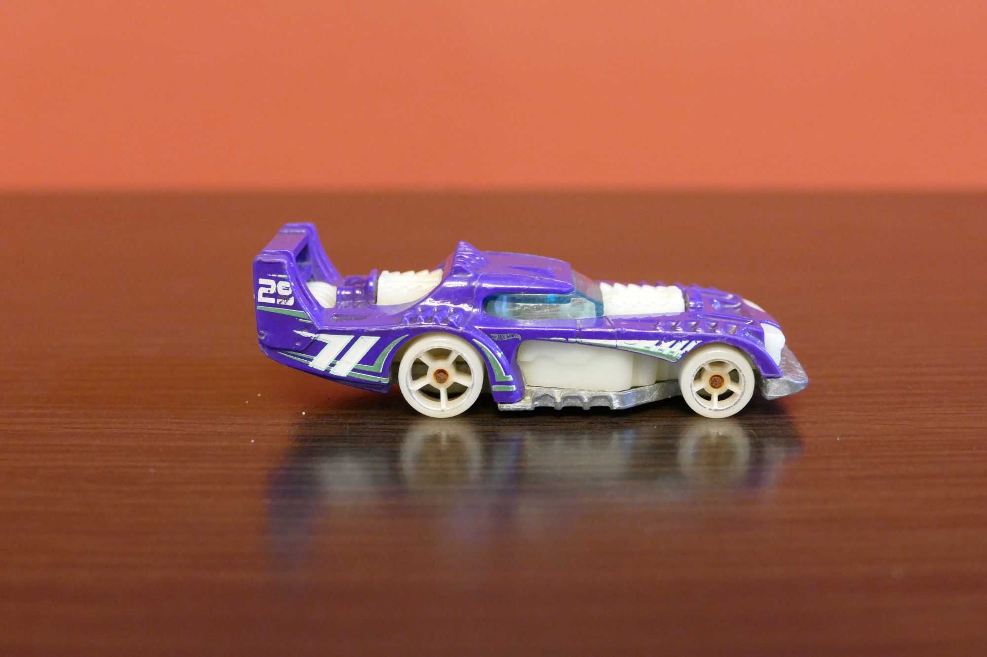 Hot Wheels autko "Resorak Two Timer 2014