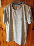 002. Tommy Hilfiger T-shirt