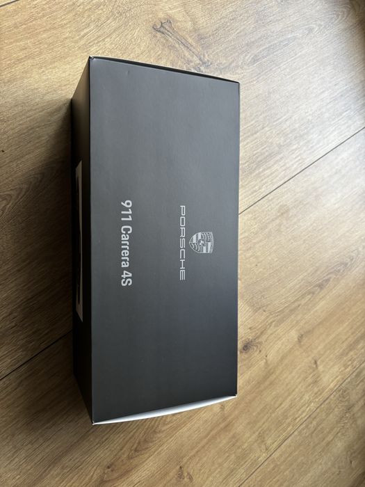 Model Porsche 911 Carrera 4S 1:18