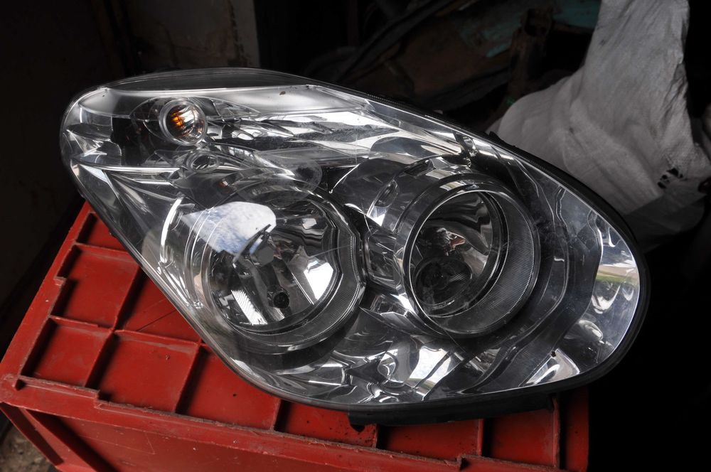 Fiat Doblo правая фара