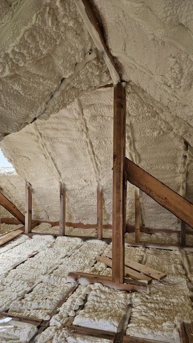 Утеплення Пінополіуретаном(ППУ),Піною, дахів ,каркасні буд, ангарів,